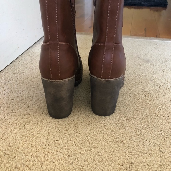 Boots - Picture 4 of 7